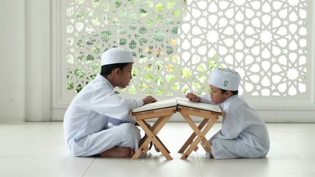 Student learning Quran