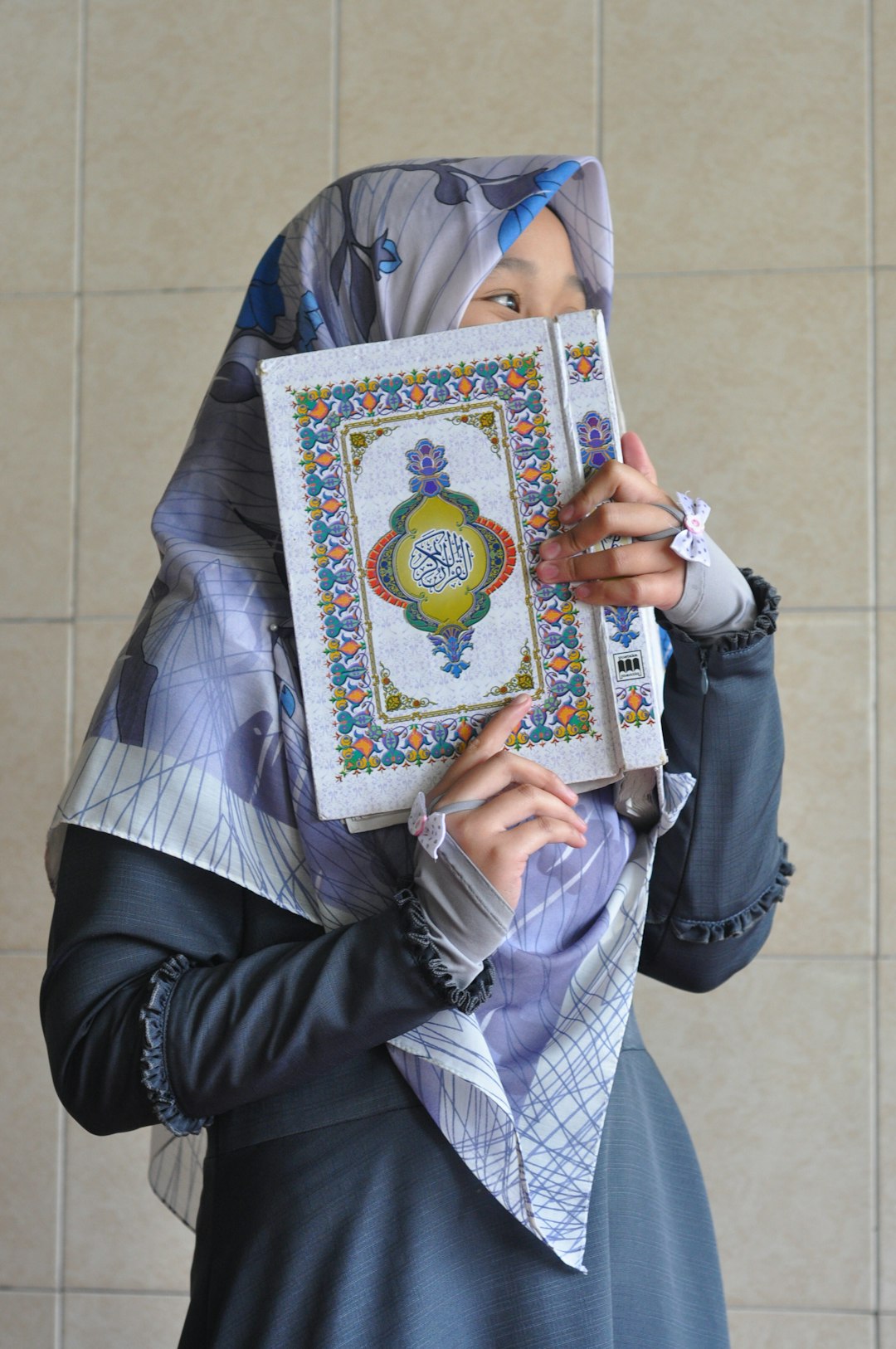 Female Quran teacher